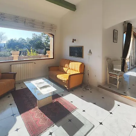 Beautiful In With Private Swimming Pool, Be Inside Or Outside Holiday home