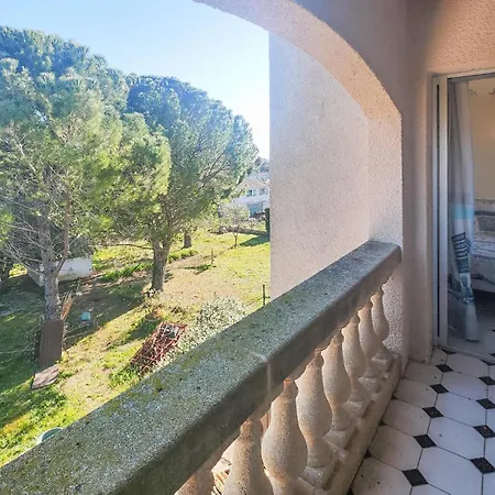 Beautiful In With Private Swimming Pool, Be Inside Or Outside