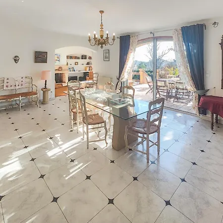 Beautiful In With Private Swimming Pool, Be Inside Or Outside Cruzy